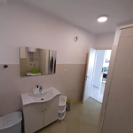 Pere Apartment Omis Exterior photo