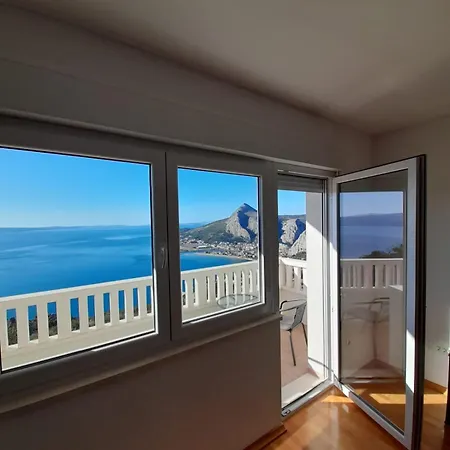 Pere Apartment Omis Exterior photo