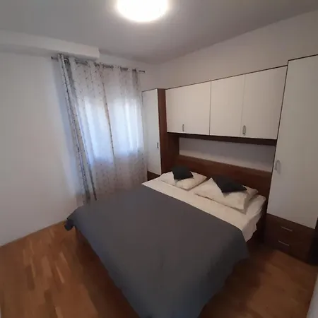 Pere Apartment Omis Exterior photo